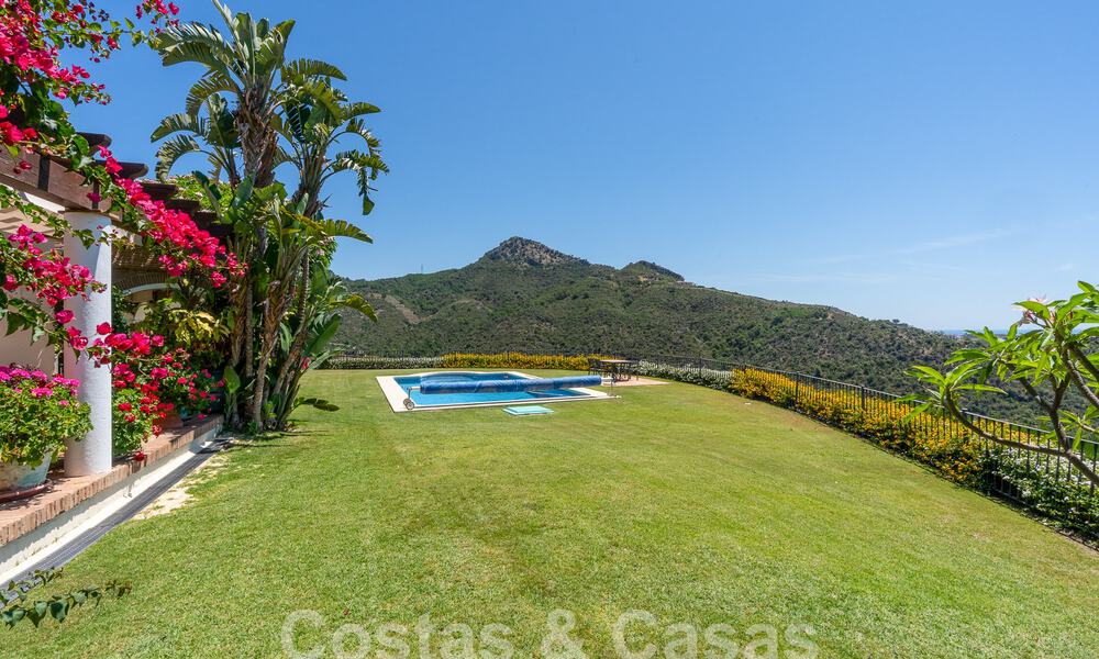 Spanish luxury villa for sale with panoramic views in gated community surrounded by nature in Marbella - Benahavis 55364