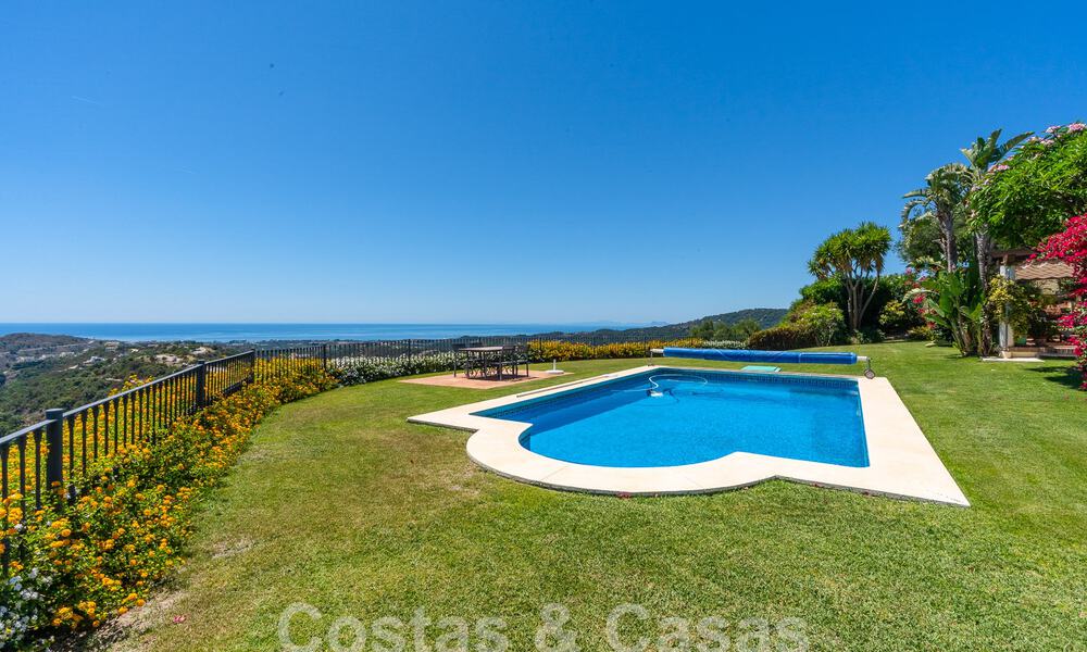 Spanish luxury villa for sale with panoramic views in gated community surrounded by nature in Marbella - Benahavis 55366