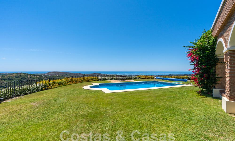Spanish luxury villa for sale with panoramic views in gated community surrounded by nature in Marbella - Benahavis 55368