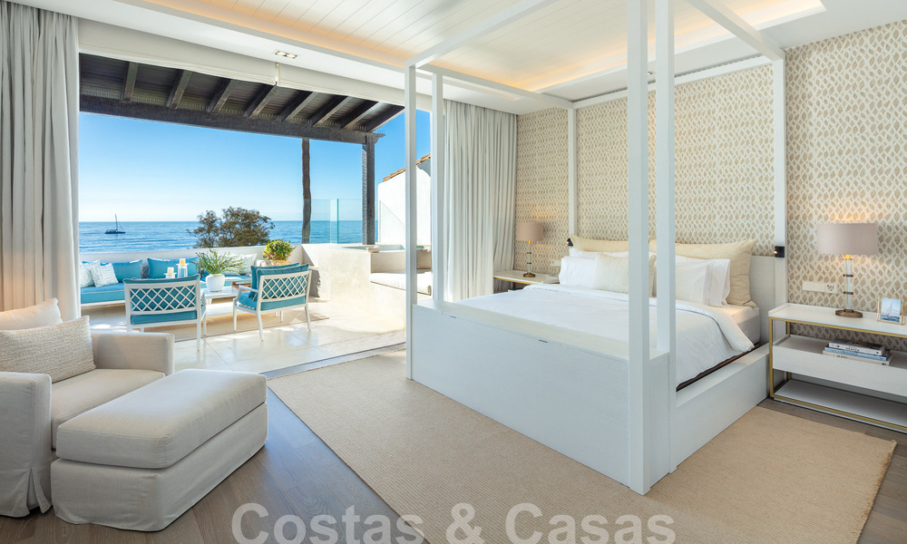 Luxury beachfront penthouse for sale with frontal sea views in Puente Romano on Marbella's Golden Mile 55071
