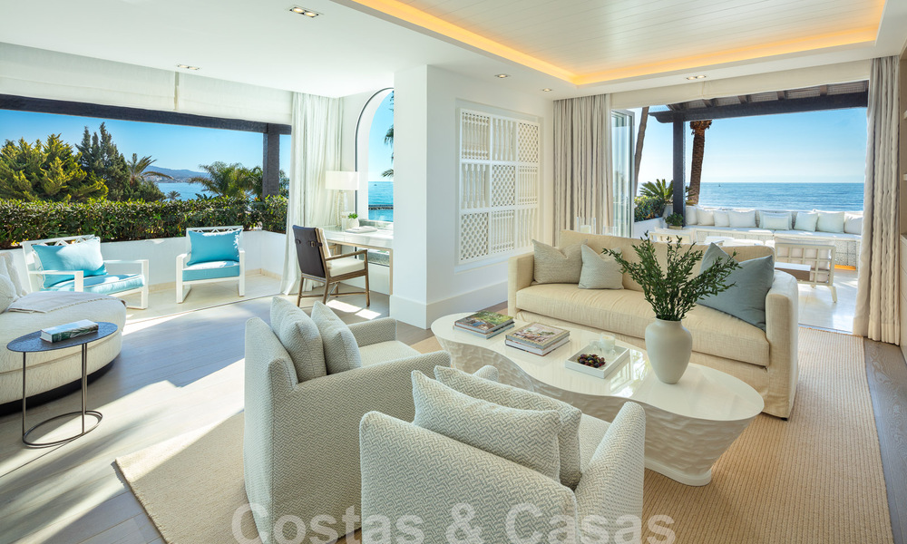 Luxury beachfront penthouse for sale with frontal sea views in Puente Romano on Marbella's Golden Mile 55079