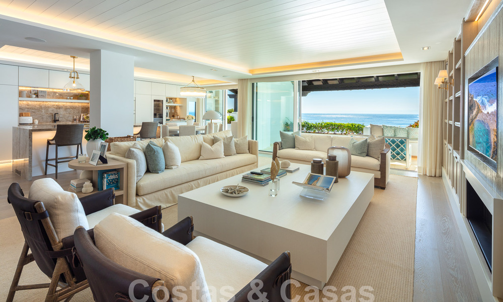 Luxury beachfront penthouse for sale with frontal sea views in Puente Romano on Marbella's Golden Mile 55082