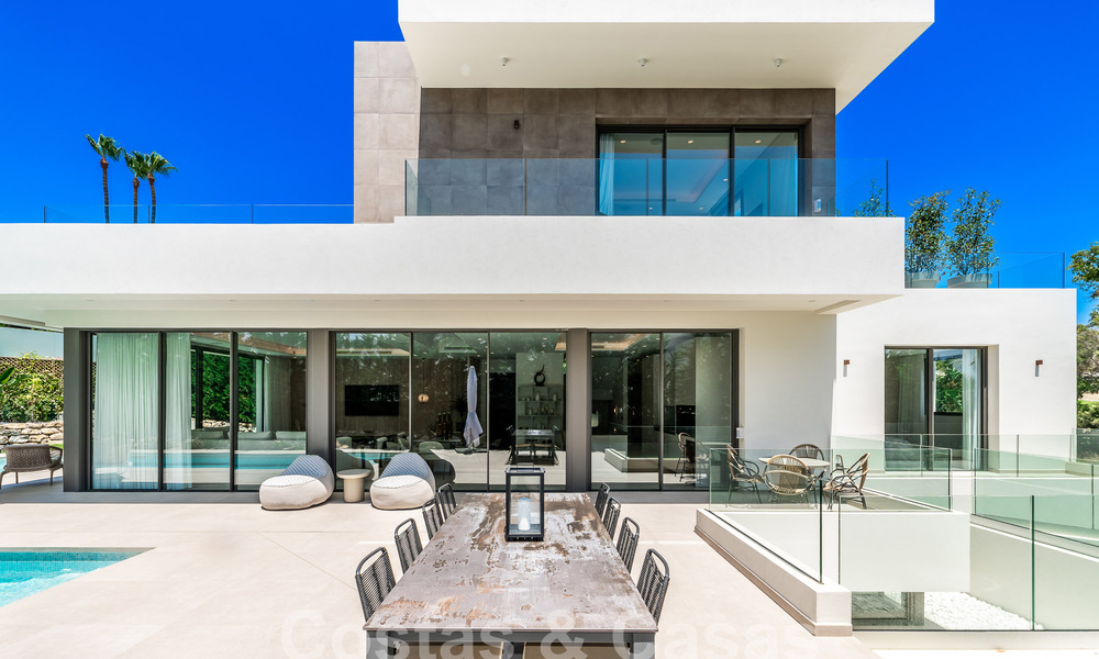 Spacious contemporary luxury villa located on frontline golf with views of La Concha mountain in Nueva Andalucia, Marbella 55561