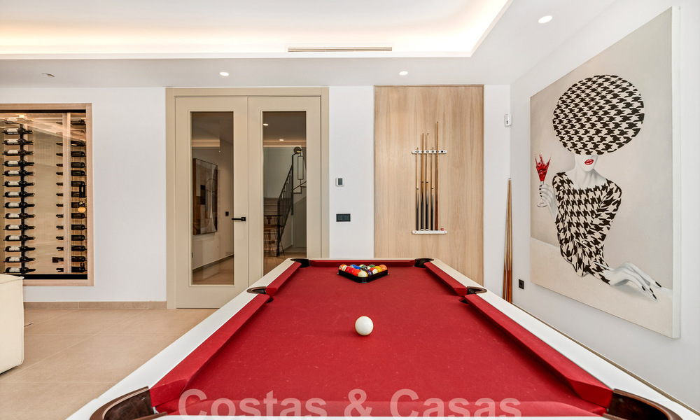 Spacious contemporary luxury villa located on frontline golf with views of La Concha mountain in Nueva Andalucia, Marbella 55573