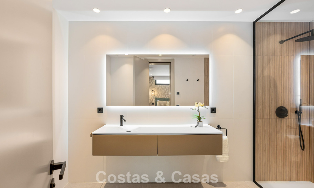 Spacious contemporary luxury villa located on frontline golf with views of La Concha mountain in Nueva Andalucia, Marbella 786397