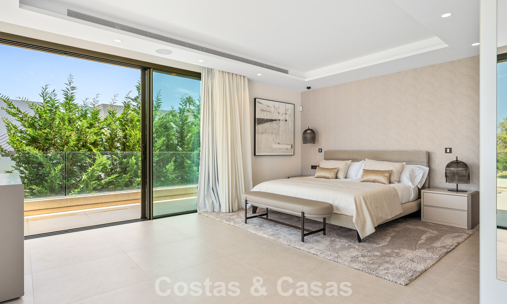 Spacious contemporary luxury villa located on frontline golf with views of La Concha mountain in Nueva Andalucia, Marbella 786400