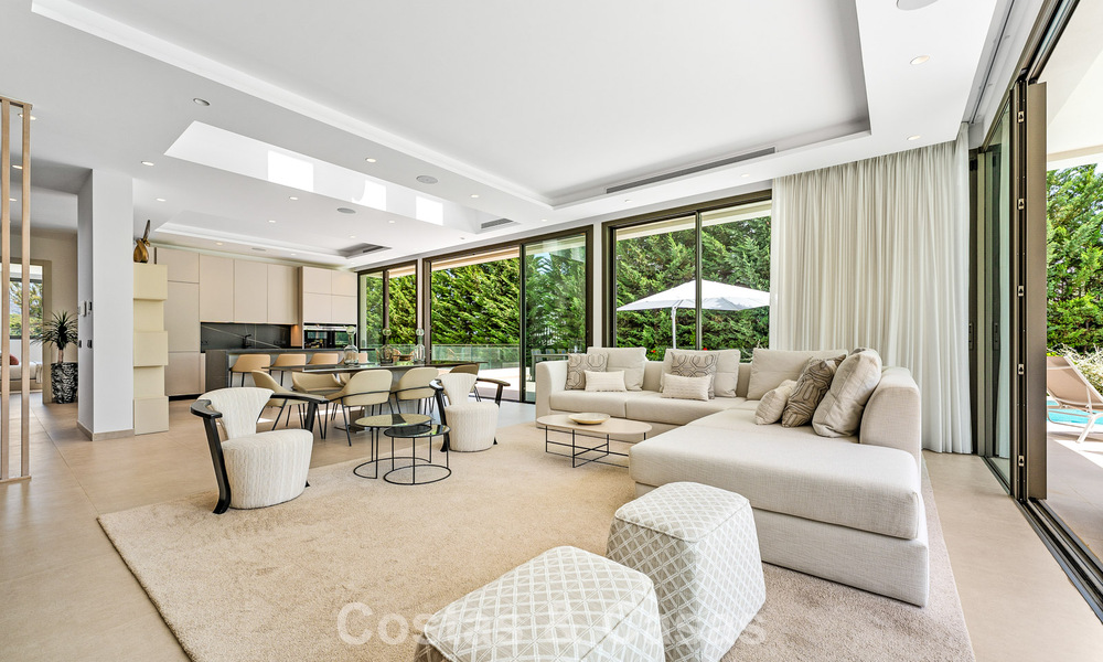 Spacious contemporary luxury villa located on frontline golf with views of La Concha mountain in Nueva Andalucia, Marbella 786407