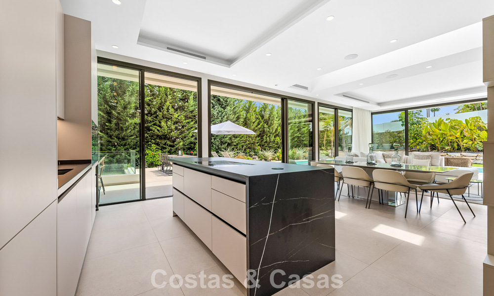 Spacious contemporary luxury villa located on frontline golf with views of La Concha mountain in Nueva Andalucia, Marbella 786409