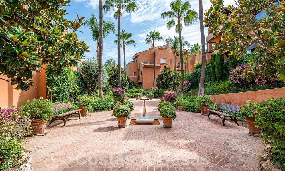 Move-in ready luxury apartment for sale in prestigious Sierra Blanca complex on Marbella's Golden Mile 54963