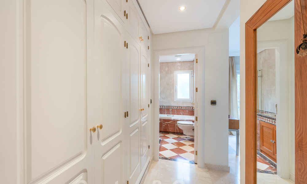 Move-in ready luxury apartment for sale in prestigious Sierra Blanca complex on Marbella's Golden Mile 54969
