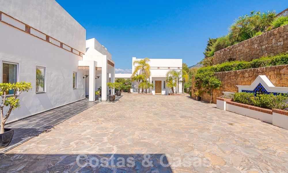 Spacious luxury villa for sale with panoramic sea views on a large plot in Mijas, Costa del Sol 55581