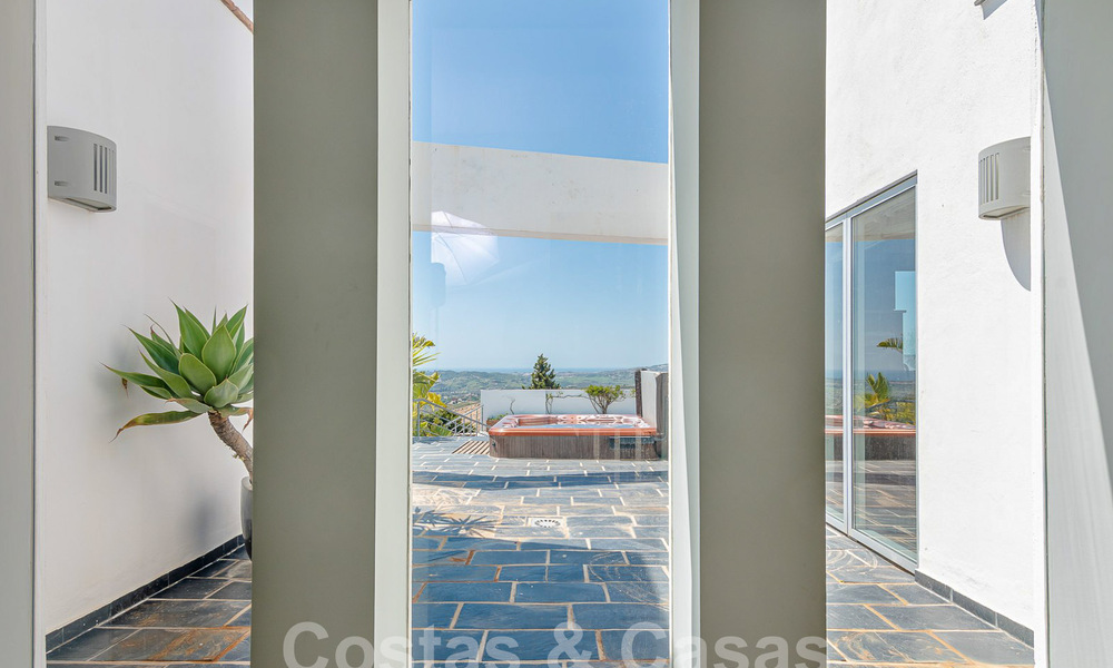 Spacious luxury villa for sale with panoramic sea views on a large plot in Mijas, Costa del Sol 55604
