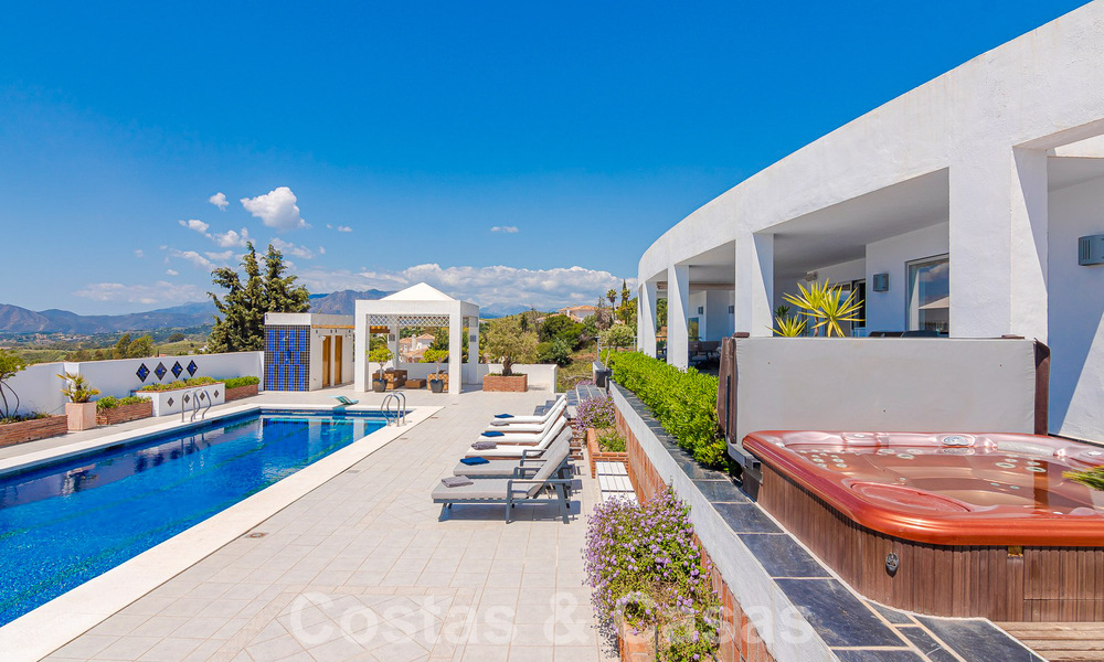 Spacious luxury villa for sale with panoramic sea views on a large plot in Mijas, Costa del Sol 55610