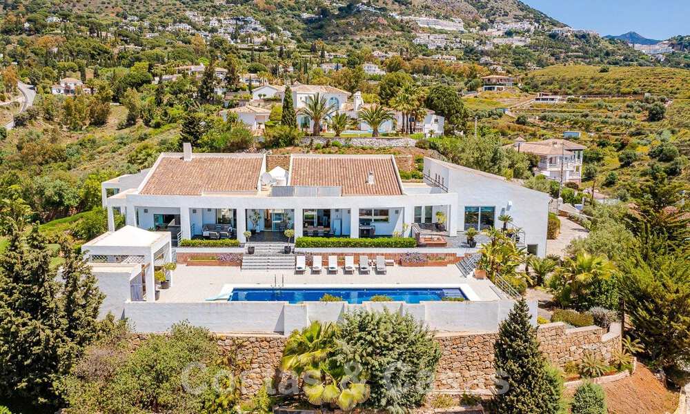 Spacious luxury villa for sale with panoramic sea views on a large plot in Mijas, Costa del Sol 55615