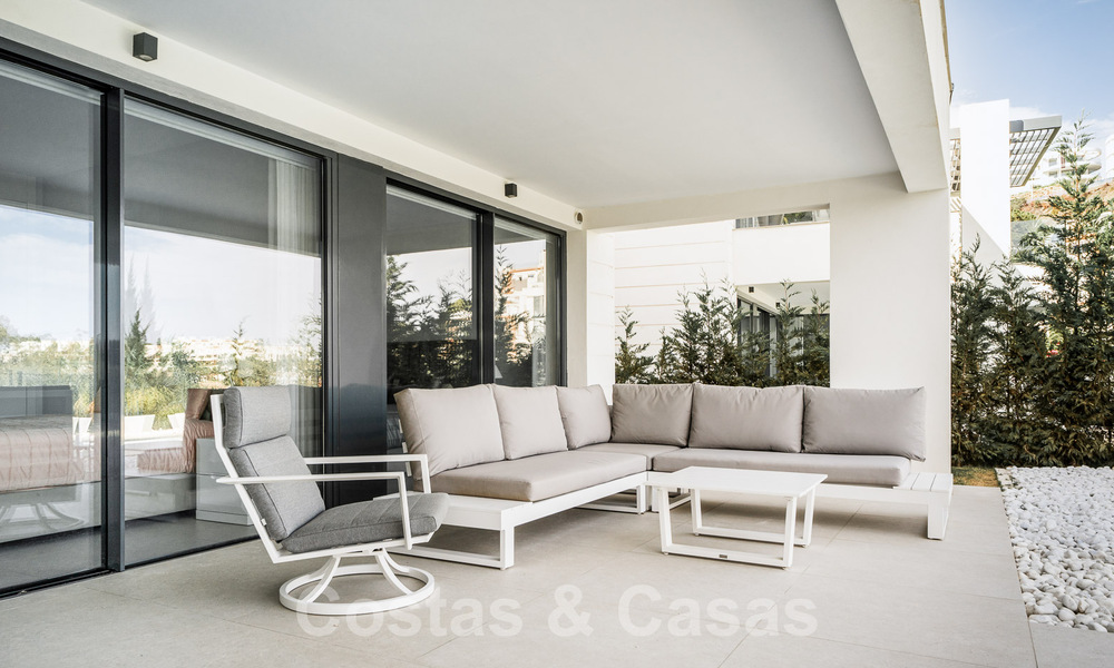 Luxurious, modern, ground floor apartment for sale with private heated pool and sea views, in Marbella - Benahavis 55636