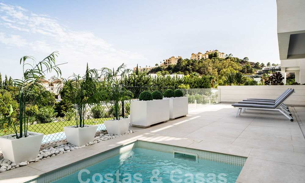 Luxurious, modern, ground floor apartment for sale with private heated pool and sea views, in Marbella - Benahavis 55639