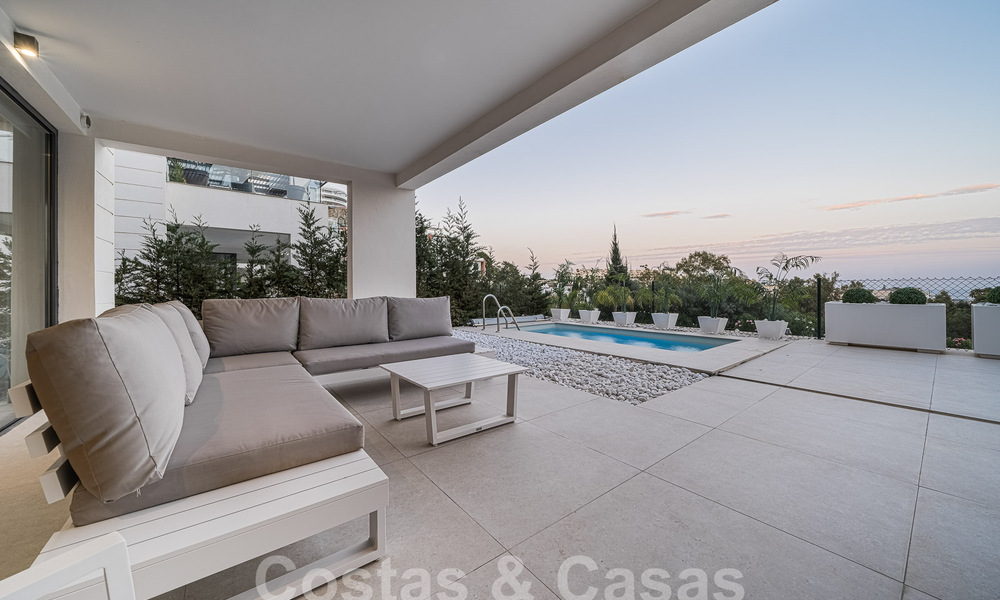 Luxurious, modern, ground floor apartment for sale with private heated pool and sea views, in Marbella - Benahavis 55644