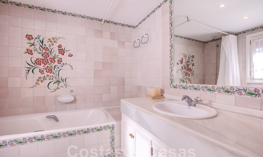 Beautiful, picturesque house for sale immersed in Andalusian charm a stone's throw from the beach in Guadalmina Baja, Marbella 55381
