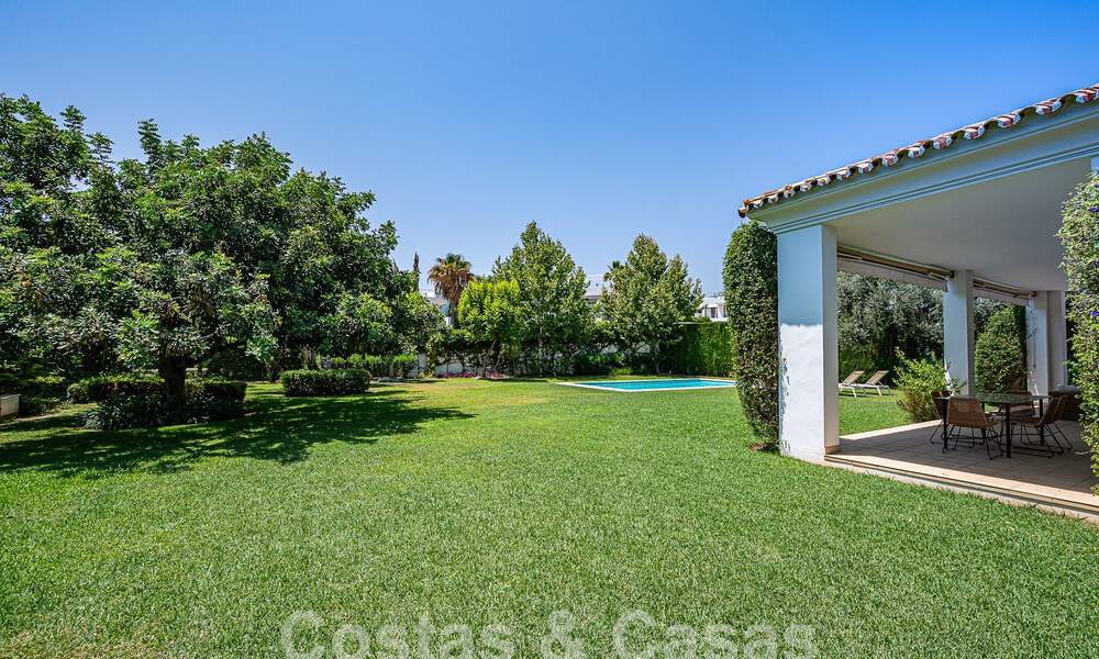 Mediterranean single-storey luxury villa for sale in a gated and secure residential area on the Golden Mile in Marbella 55745