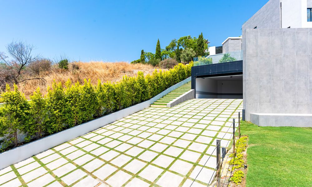 New, modernist designer villa for sale with stunning sea views in five-star golf resort in Marbella - Benahavis 55837