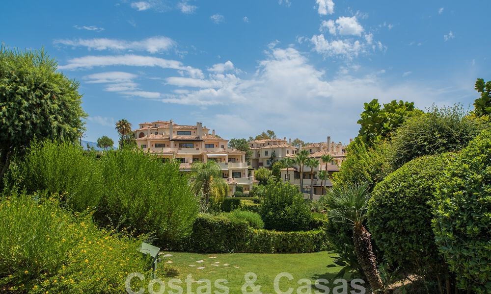 Luxurious duplex penthouse for sale in gated complex adjacent to golf course in Marbella - Benahavis 56020