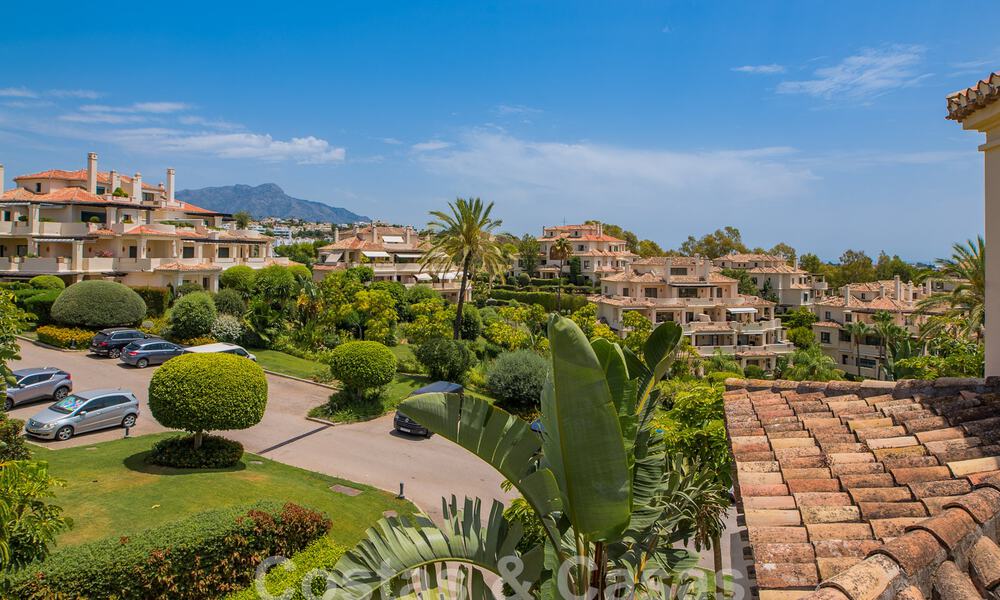 Luxurious duplex penthouse for sale in gated complex adjacent to golf course in Marbella - Benahavis 56035