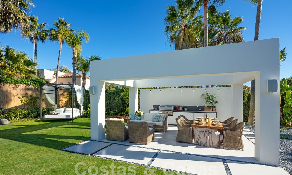 Superior renovated modern-style villa for sale in the heart of Nueva Andalucia' golf valley, Marbella 56049