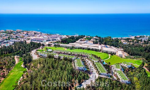 New development consisting of townhouses for sale, a stone's throw from the Golf Club in Mijas Costa, Costa del Sol 61201