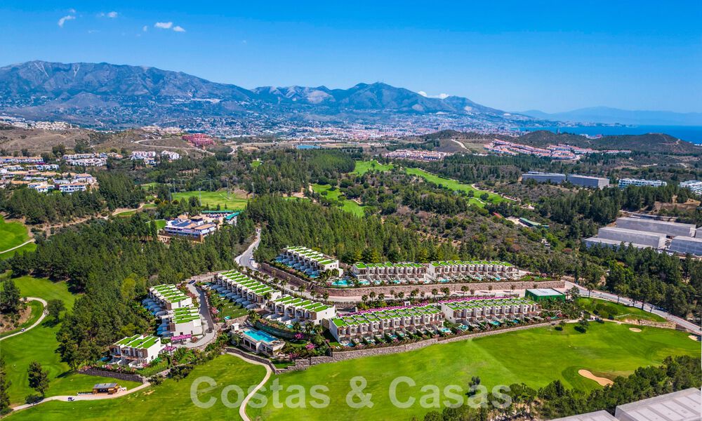 New development consisting of townhouses for sale, a stone's throw from the Golf Club in Mijas Costa, Costa del Sol 61202