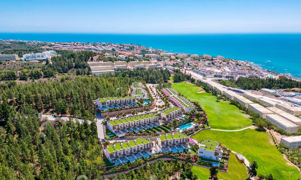 New development consisting of townhouses for sale, a stone's throw from the Golf Club in Mijas Costa, Costa del Sol 61203