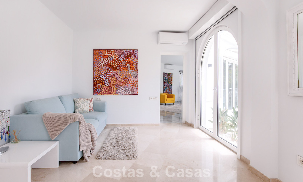 Stylish, single-storey villa for sale within walking distance of the beach on the New Golden Mile between Marbella and Estepona 56504