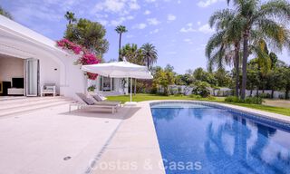 Stylish, single-storey villa for sale within walking distance of the beach on the New Golden Mile between Marbella and Estepona 56510 