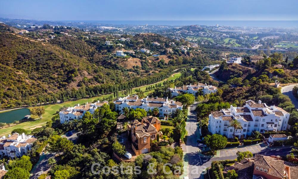 Prestigious luxury villa for sale in a classic Spanish style with sea views in La Quinta in Marbella - Benahavis 56524