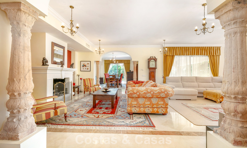 Prestigious luxury villa for sale in a classic Spanish style with sea views in La Quinta in Marbella - Benahavis 56537