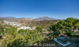 Prestigious luxury villa for sale in a classic Spanish style with sea views in La Quinta in Marbella - Benahavis 56542 