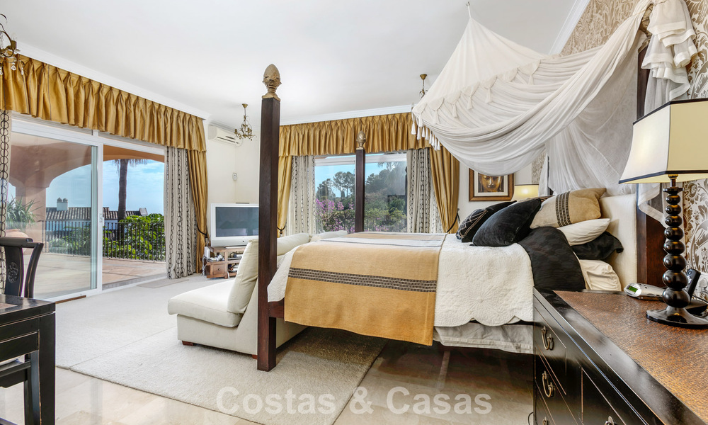 Prestigious luxury villa for sale in a classic Spanish style with sea views in La Quinta in Marbella - Benahavis 56548