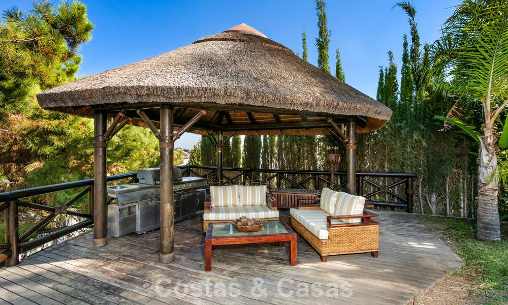 Prestigious luxury villa for sale in a classic Spanish style with sea views in La Quinta in Marbella - Benahavis 56559