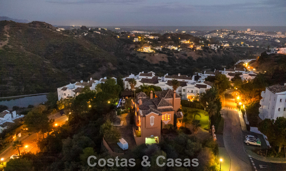 Prestigious luxury villa for sale in a classic Spanish style with sea views in La Quinta in Marbella - Benahavis 56560