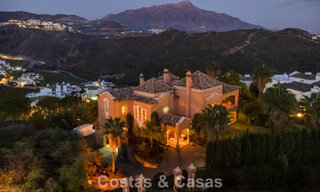 Prestigious luxury villa for sale in a classic Spanish style with sea views in La Quinta in Marbella - Benahavis 56561 