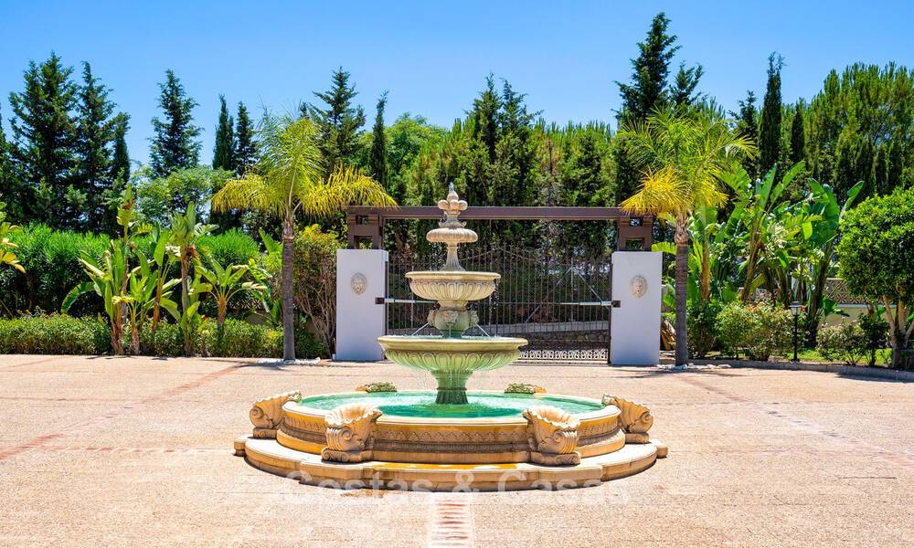 Luxury Andalusian-style villa surrounded by greenery on a large plot in Marbella - Estepona 56300