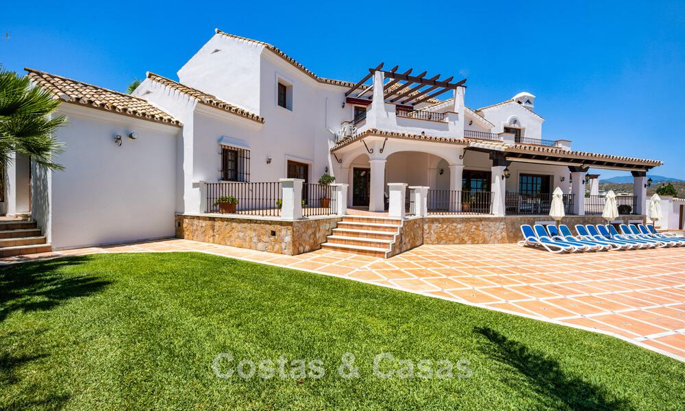 Luxury Andalusian-style villa surrounded by greenery on a large plot in Marbella - Estepona 56306