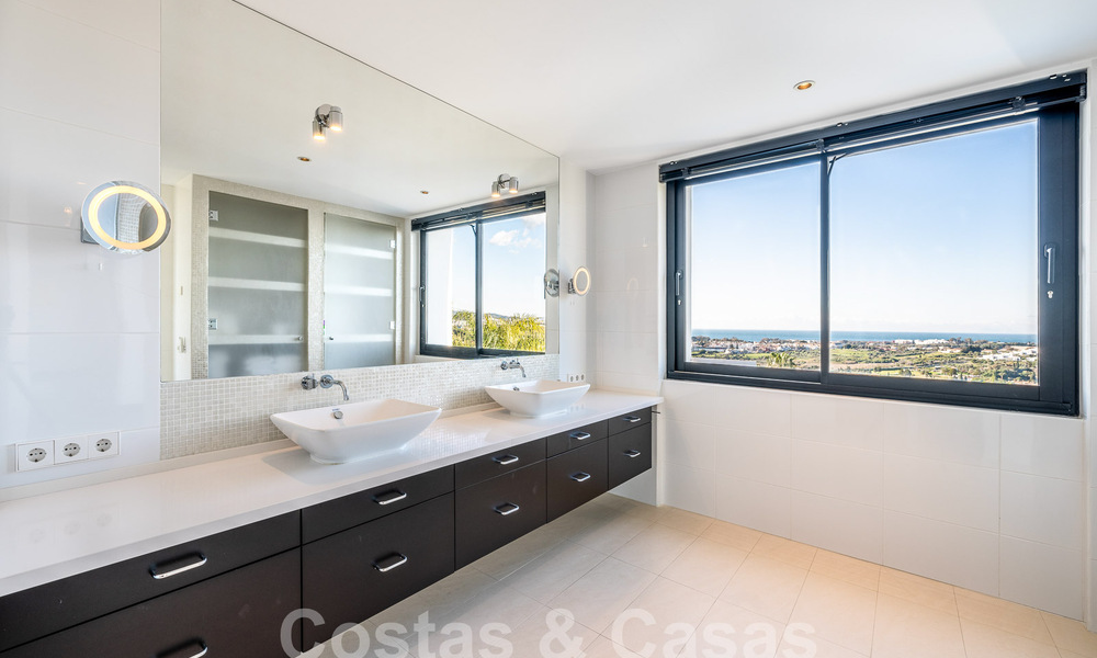 Contemporary luxury villa for sale with sea views in five-star golf resort in Marbella - Benahavis 56749