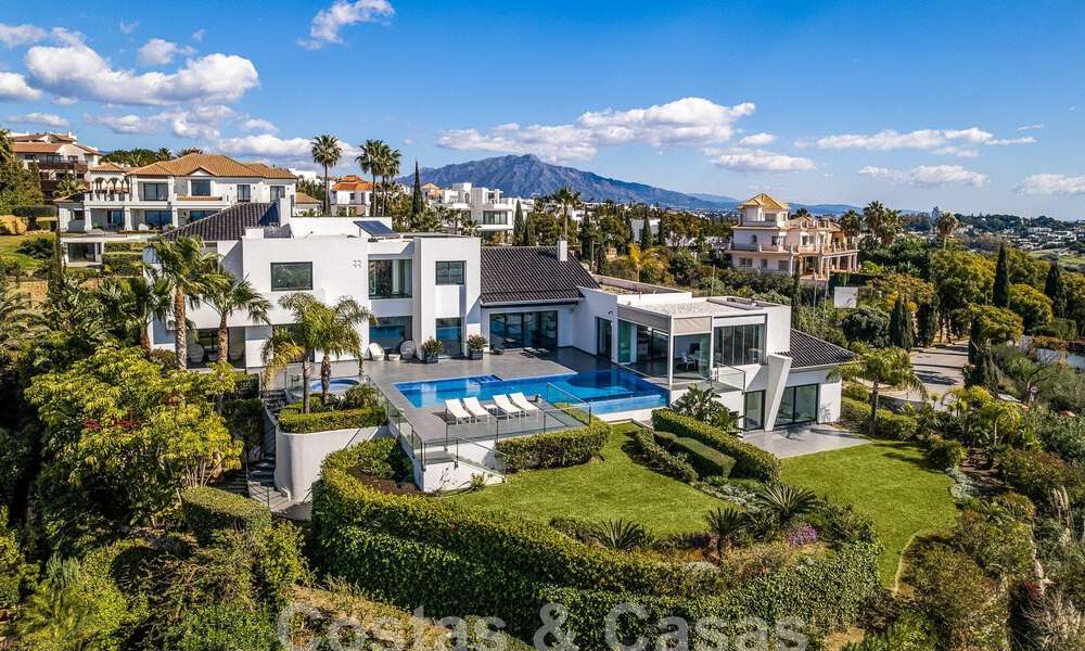 Contemporary luxury villa for sale with sea views in five-star golf resort in Marbella - Benahavis 56750