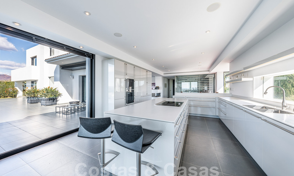 Contemporary luxury villa for sale with sea views in five-star golf resort in Marbella - Benahavis 56758