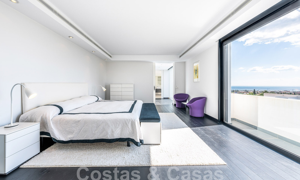 Contemporary luxury villa for sale with sea views in five-star golf resort in Marbella - Benahavis 56761