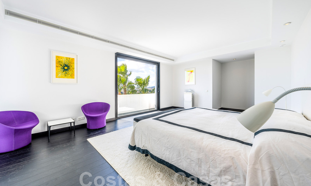Contemporary luxury villa for sale with sea views in five-star golf resort in Marbella - Benahavis 56762