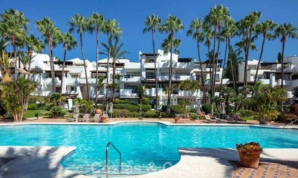 Sophisticated luxury apartment for sale in the exclusive Puente Romano on the Golden Mile, Marbella 56149