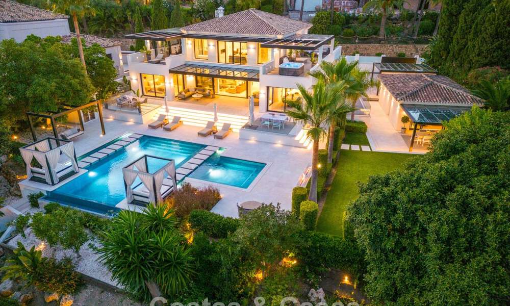 Modern, symmetrical, luxury villa for sale a stone's throw from the golf courses of Nueva Andalucia's valley, Marbella 56212