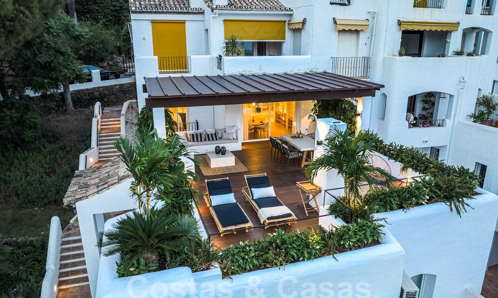 Move-in ready, luxury apartment for sale with inviting terrace and sea views in Marbella - Benahavis 57313