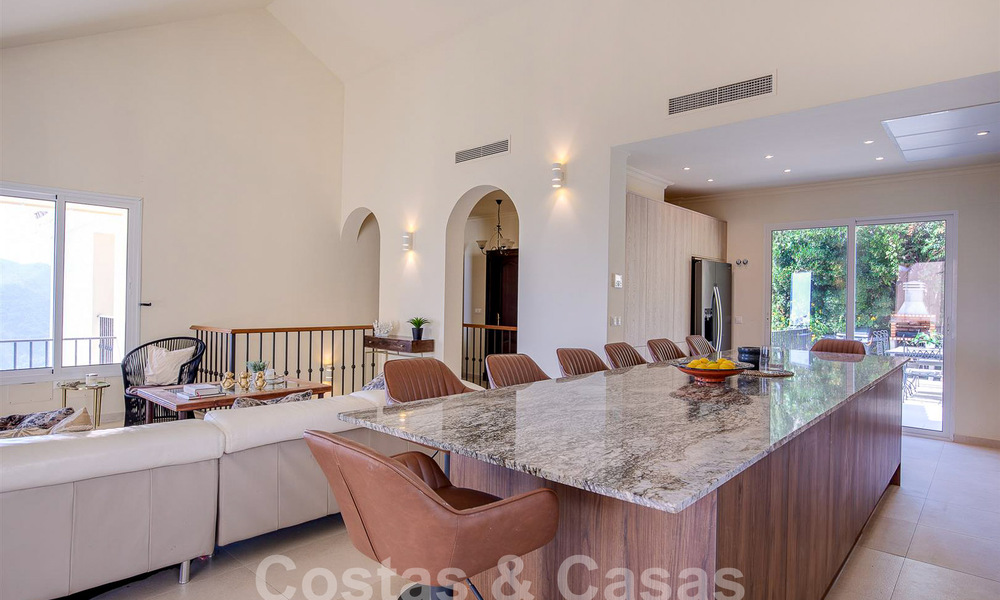 Spanish luxury villa for sale with panoramic sea views in a gated community in the hills of Marbella 57316